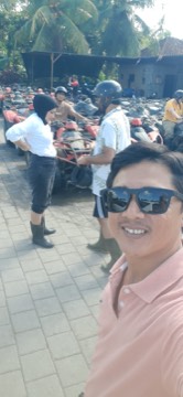 Wayan with friends 8